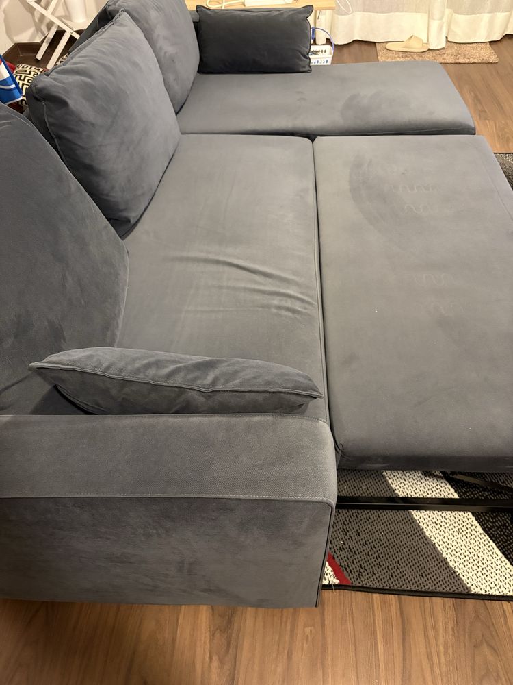 Sofa com chaise lounge e cama