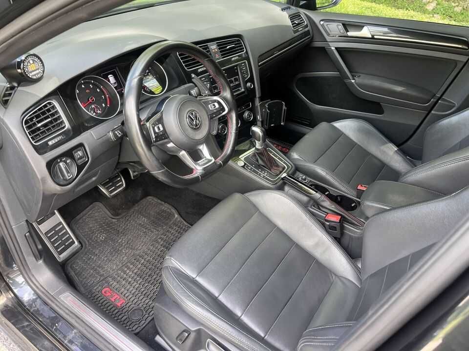 2017 Volkswagen Golf SEL