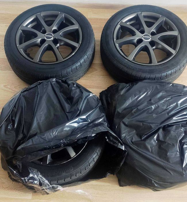 KOMPRESOR SAMOCHODOWY pompka do kół, Pompka nożna, Felgi z oponami.