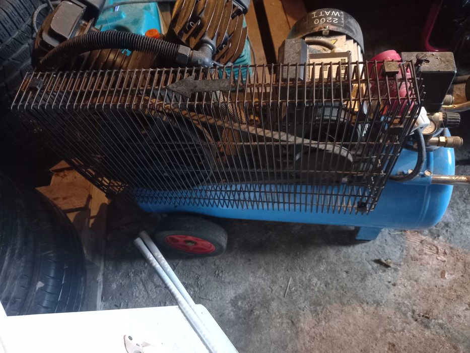 Компресор двохциліндровий GÜDE 490/10/50 380Вольт