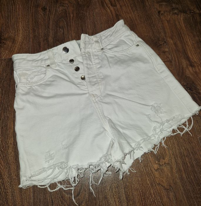 Білі шорти Zara 32