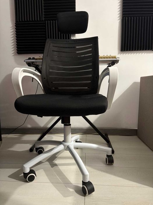 Крісло офісне Socket HALMAR