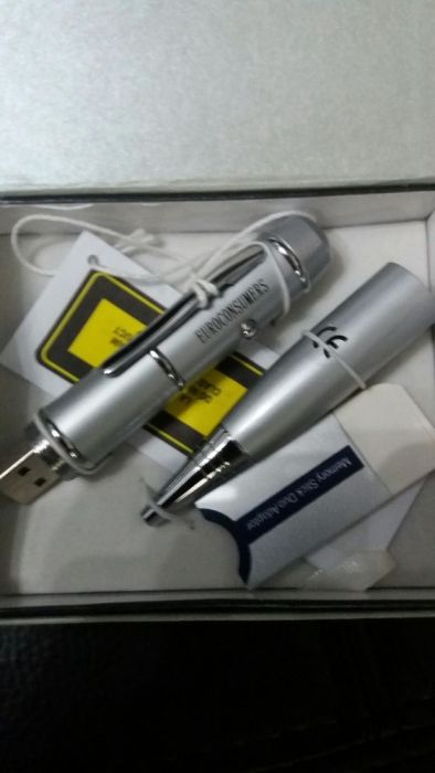 Esferográfica com Pen USB Nova