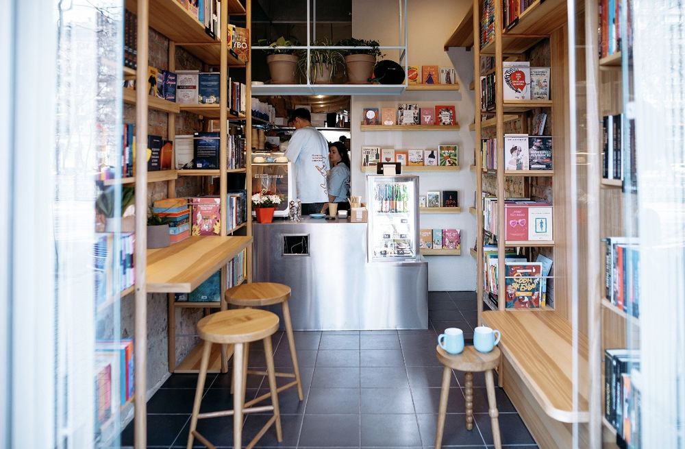 Продам кав'ярню книгарню, готовий бізнес в центрі