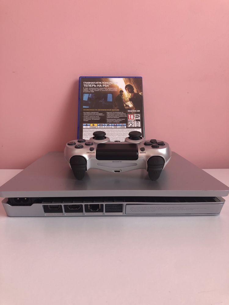 Play Station 4 slim 500gb + The last of us