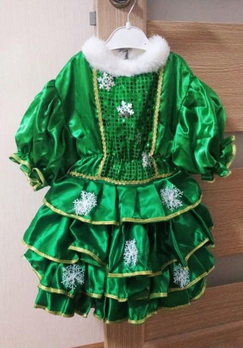 Новорічна сукня на дівчинку