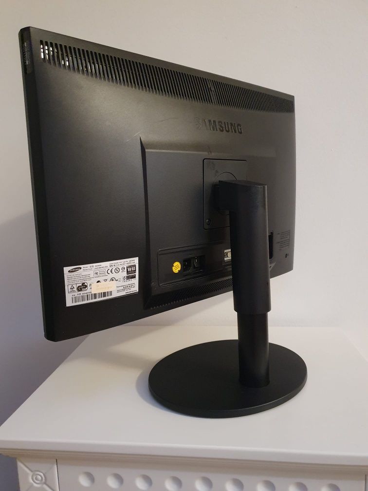 Monitor LCD SAMSUNG B2240W | 22 Cale | Full HD 1680x1050