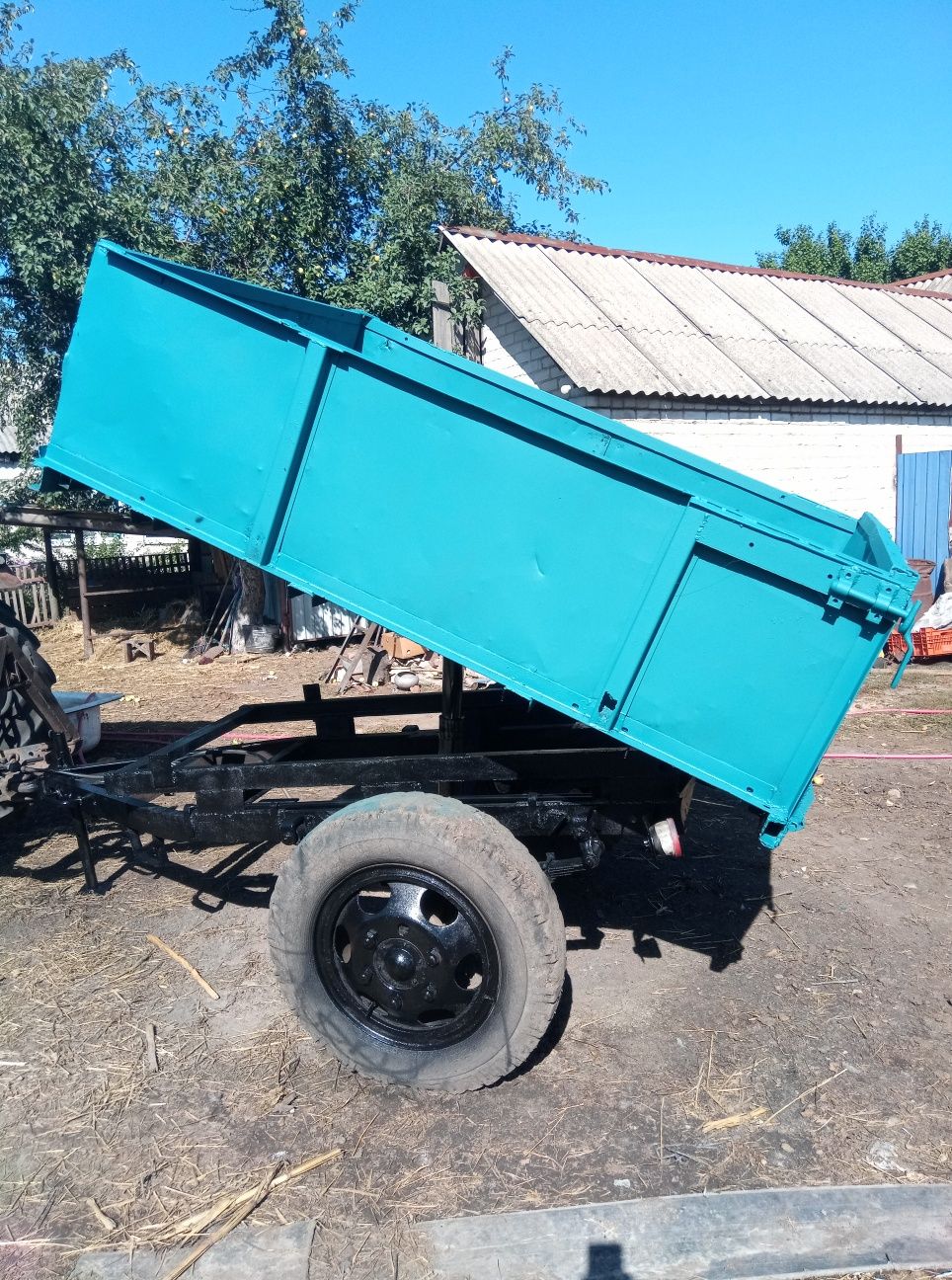 Продам прицеп 1 птс-2.