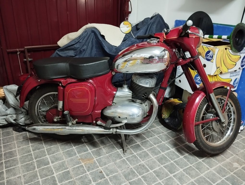 Antiga Moto Jawa 250