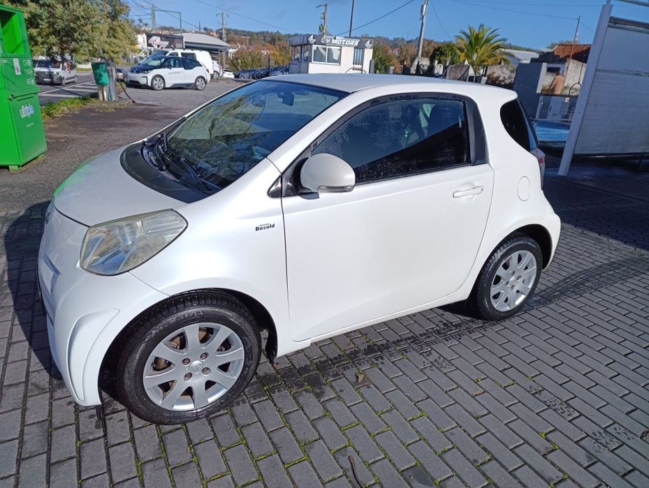 Toyota IQ em ótimo estado