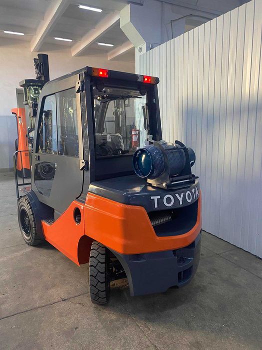 Toyota 32-8FGF30 FSV4700/ Новый/ Газ/Бензновый двигатель