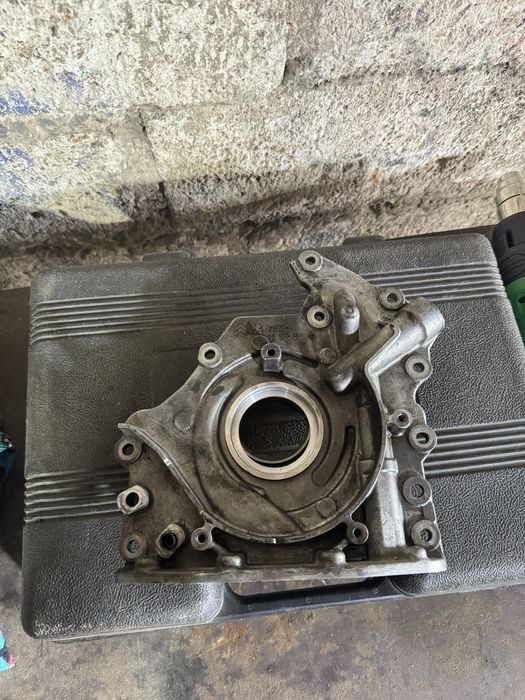 Масляный насос на пежо 308 т9 1.6 Дизель