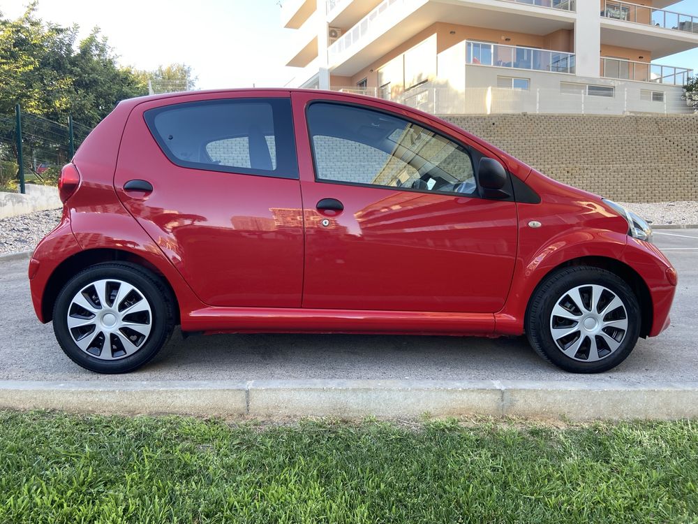 Toyota Aygo • Apenas 103 MIL KM • Multimidia Carplay • IUC € 19,95