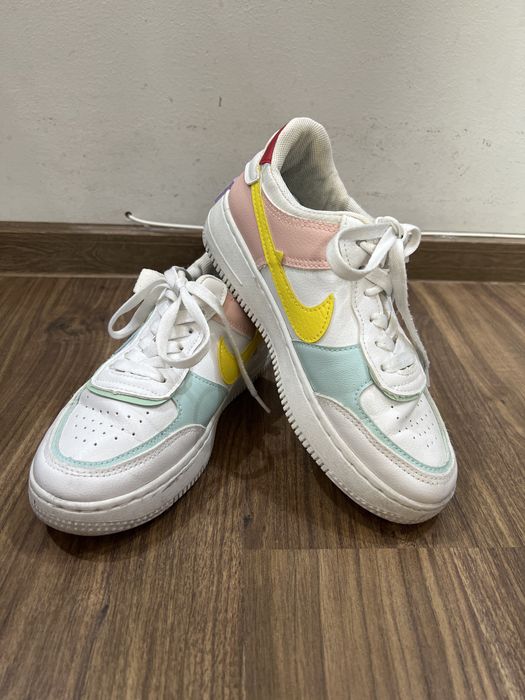 Buty dziewczęce NIke r.37