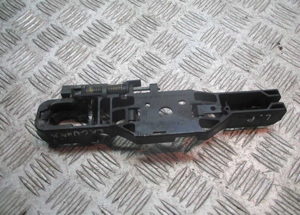 Ручка дверна зовнішня ліва передня бу Renault Espace 4 8200008430