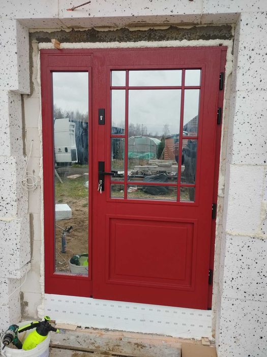 Drzwi zewnetrzne drewniane