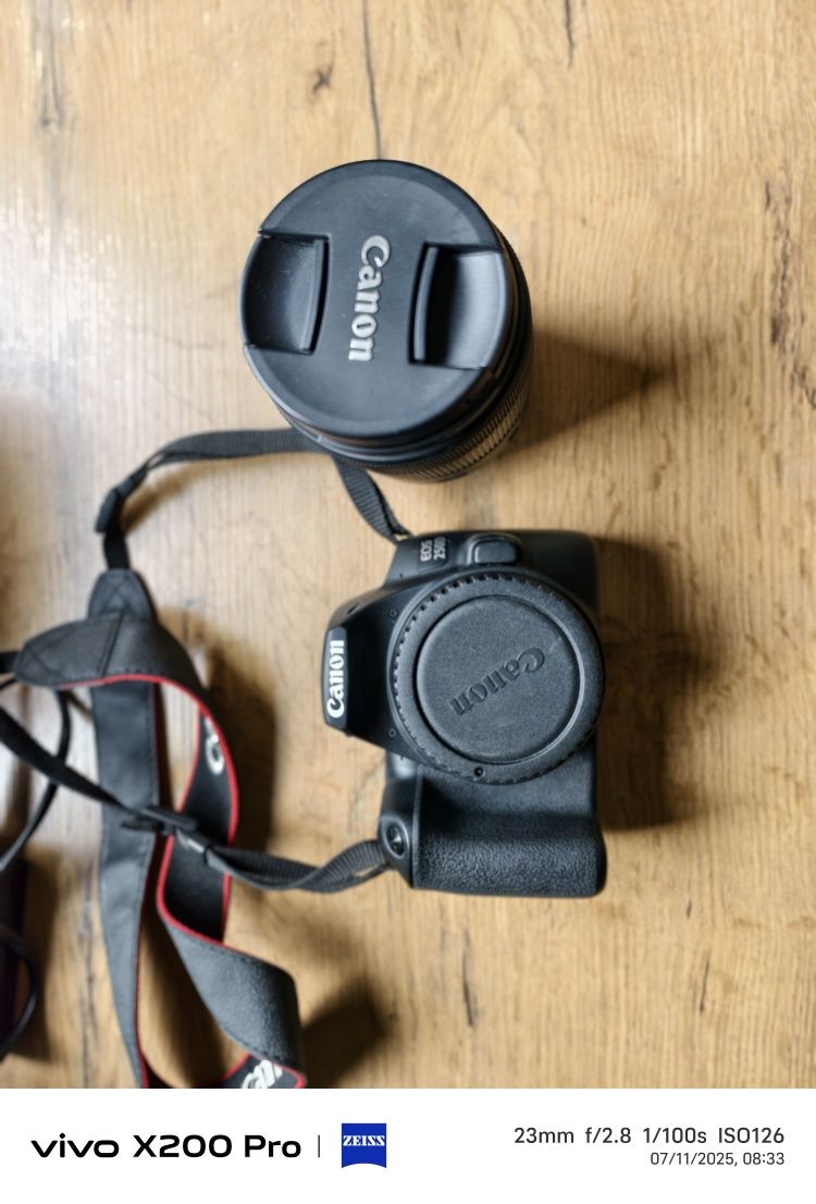 Canon EOS 250D + Obiektyw EF-S 18-55 IS STM + Torba + Statyw – Stan Ba