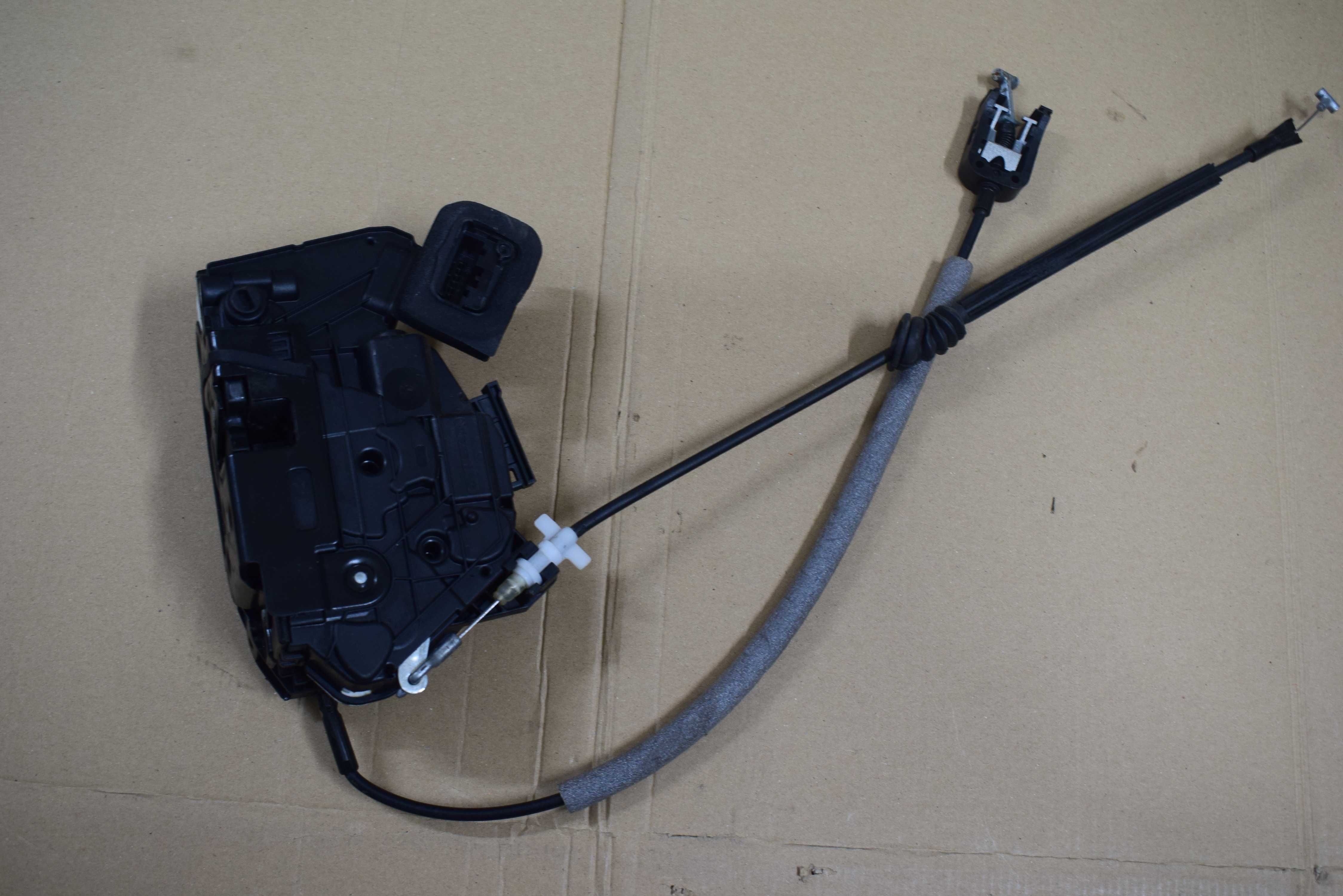 zamek drzwi lewy tył tylny SKODA YETI I 5L 10R.7 pin 5K4.839015