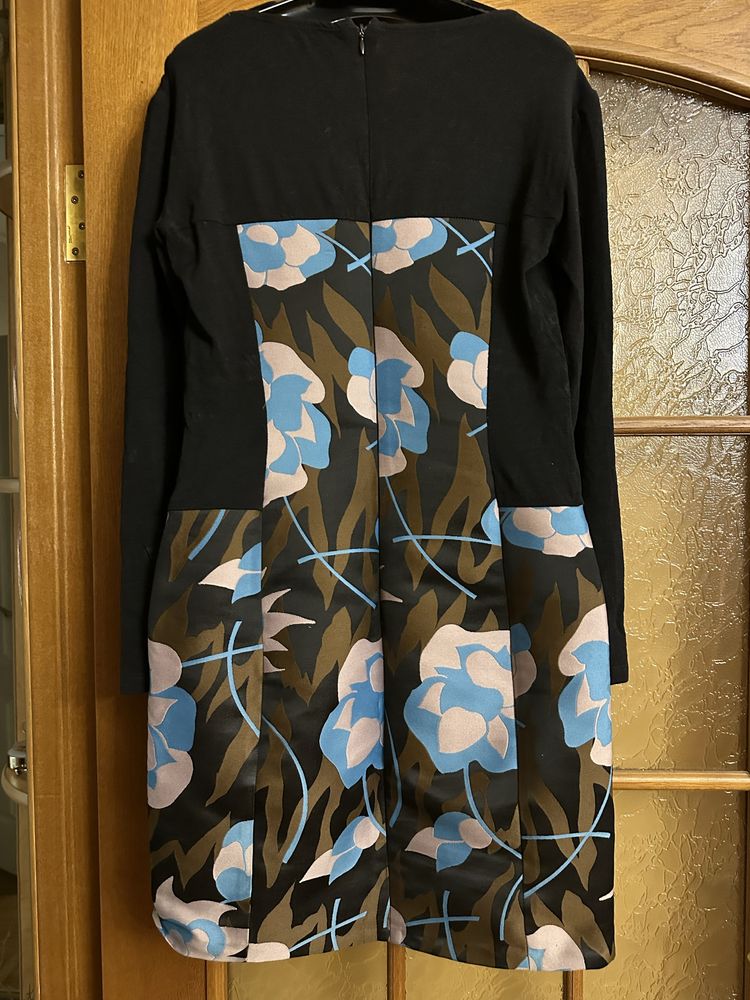 Платье DKNY розмер 44