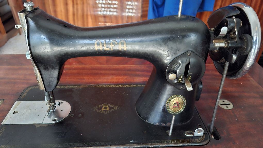 Maquina costura Vintage ALFA