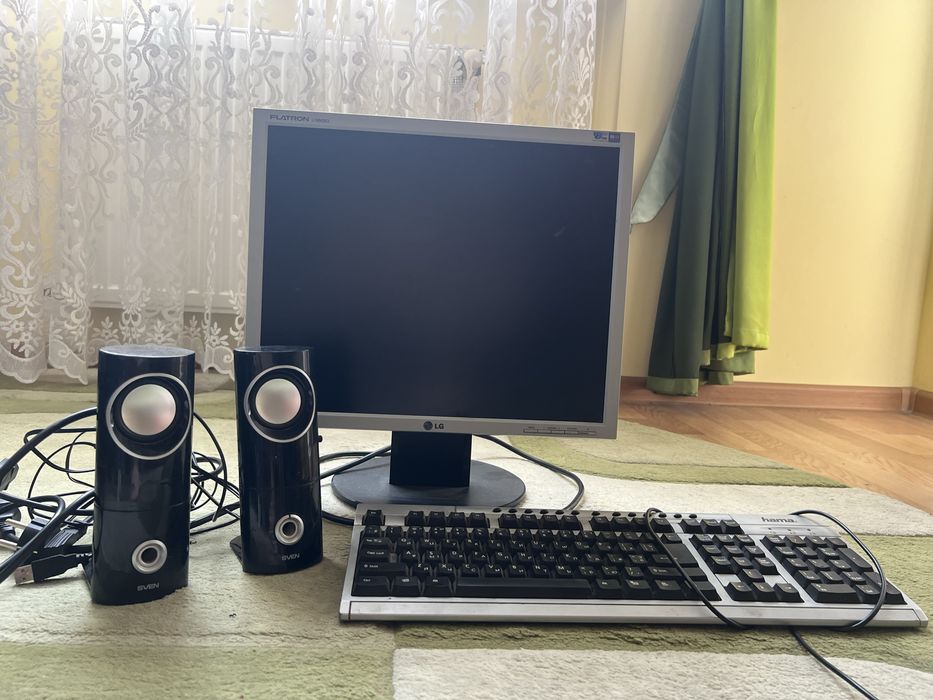 Продаються монітор, колонки та клавіатура комплектом!!