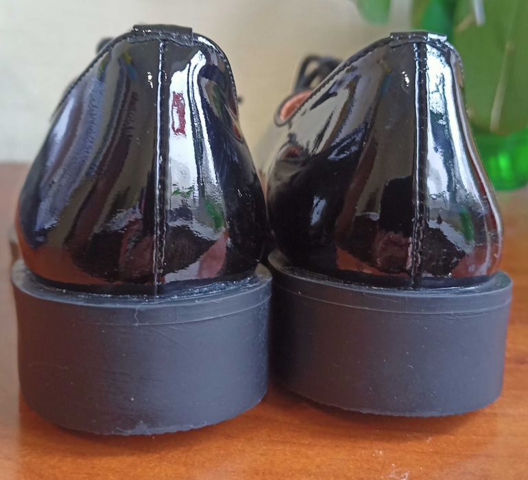 Туфли лаковые 37 размер, новые