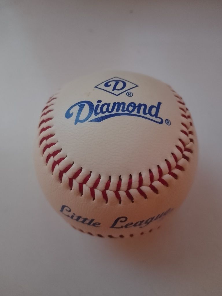 Бейсбольный мяч Diamond