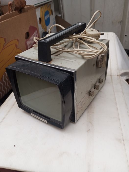 Telewizor turystyczny - Elektronika VL -100 - CCCP