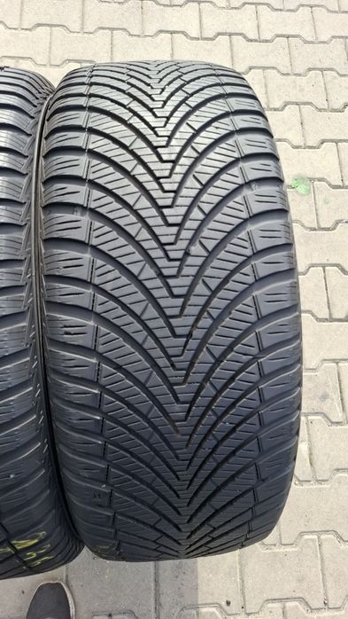 Opony 235/45/18 Kumho Solus 4S HA32