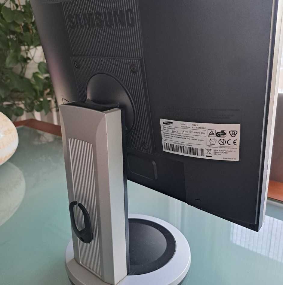 Monitor Samsung 713 NS