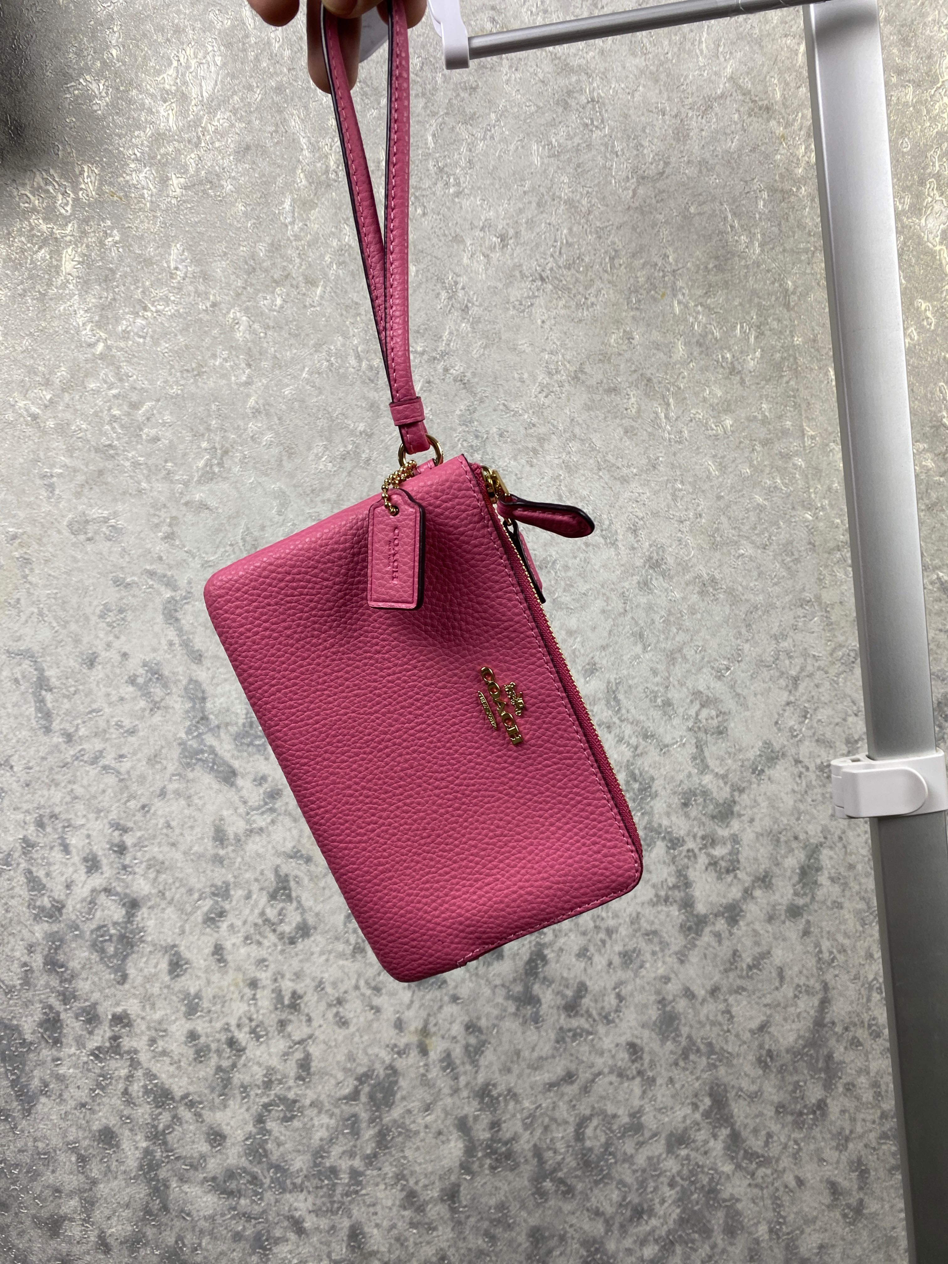 Женский кожаный кошелек/клатч Coach Double Corner Zip Wristlet