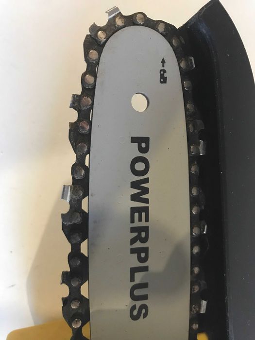 Пила акумуляторна одноручна Powerplus POWXG1045 12V + 2 батареї 2Ah