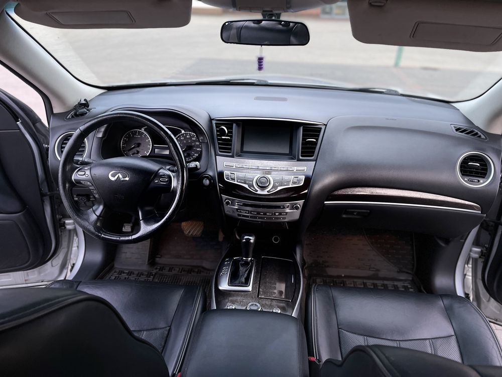 INFINITI JX35 з 2013 р .Розкішний семимісний кроссовер.