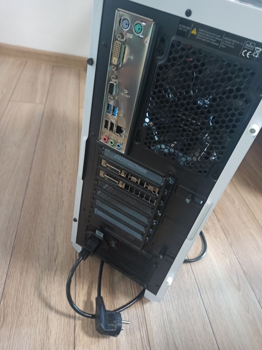 Komputer PC Intel i5 4460 Radeon R9 380 8 GB RAM