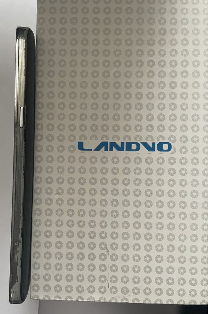 Смартфон Landvo на запчастини