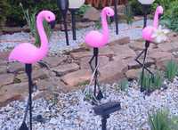 Solarna lampa ogrodowa, trzy flamingi