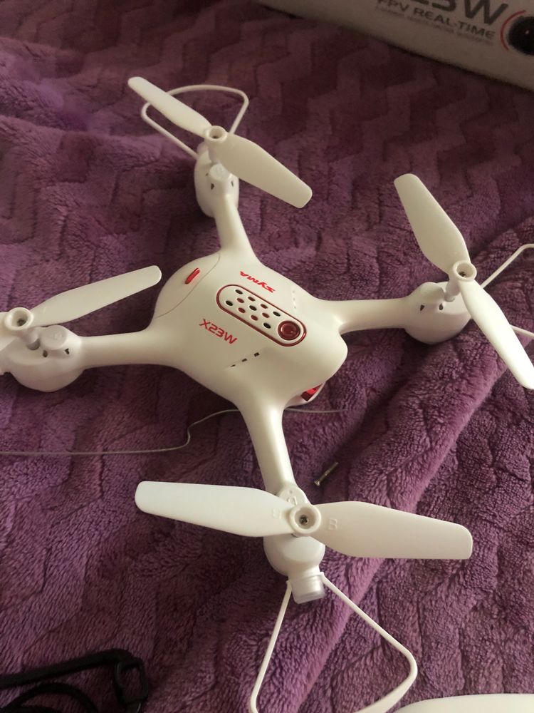 Квадрокоптер дрон з камерою на р/к ТМ "SYMA" X23W)