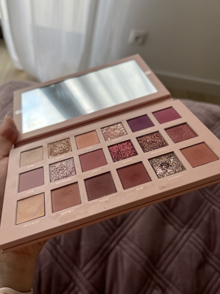 Paletka huda beauty the new nude palette