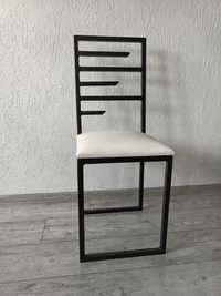 Metalowe krzesła w stylu "loft"