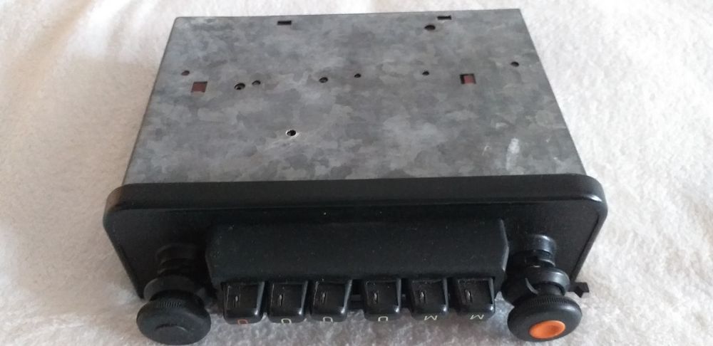 BLAUPUNKT - Zabytkowy  Radioodtwarzacz  Samochodowy