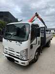 Carrinha Isuzu com grua Palfinger PK2700