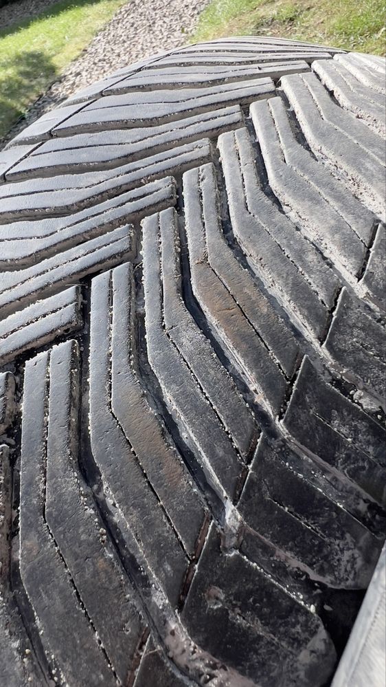 Michelin 225/ 60/ 17 4mm - uniwersalne cross climate 2