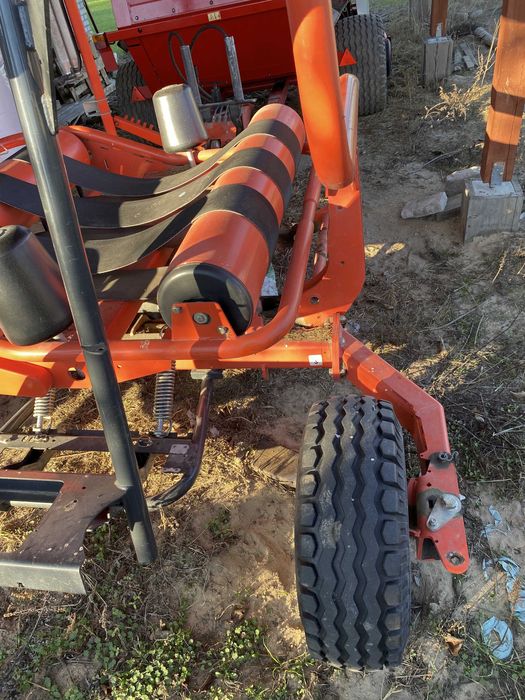 Owijarka samozaładowcza Kuhn RW1400