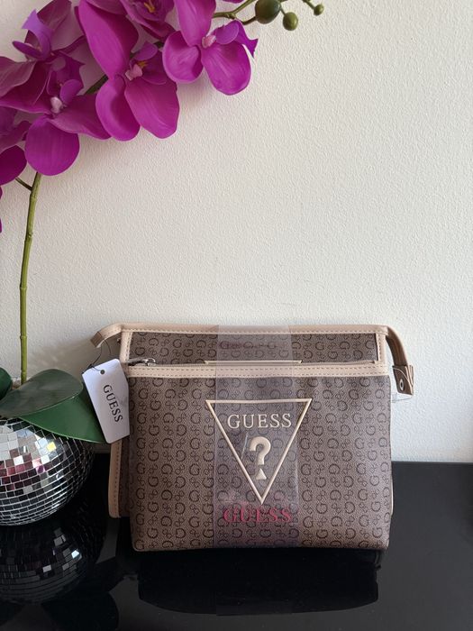 Zestaw komplet kosmetyczek kosmetyczka Guess