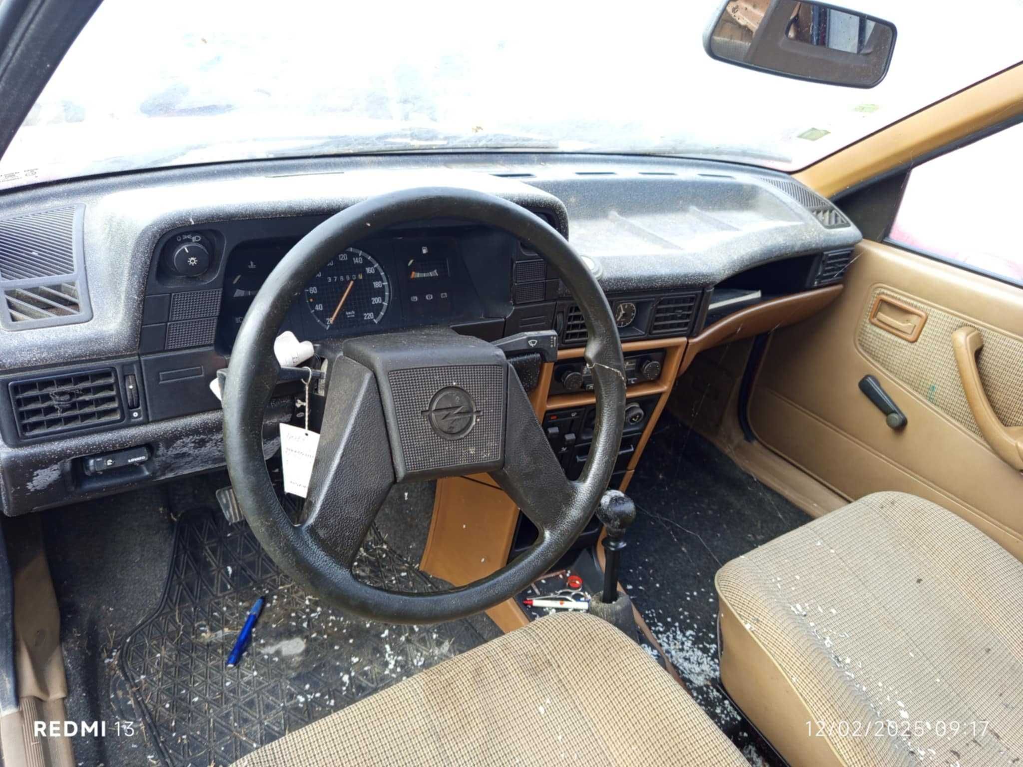 Para peças Opel Kadett 1.3 S ano 1985