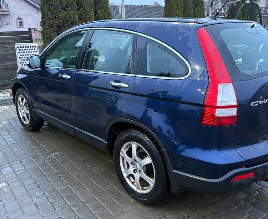 Авто для ЗСУ уже в Україні