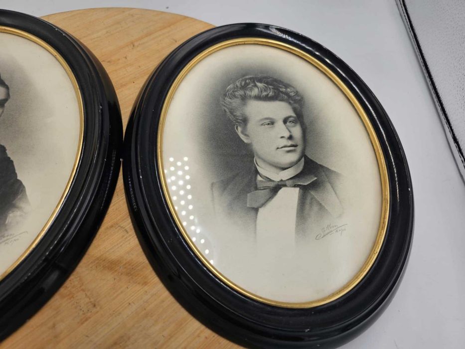 Przedwojenna ramka na zdjęcie,obrazek,w środku portret,cena za 1 szt.