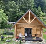 Chatka pod lasem Szczyrk  Góralski domek z bali