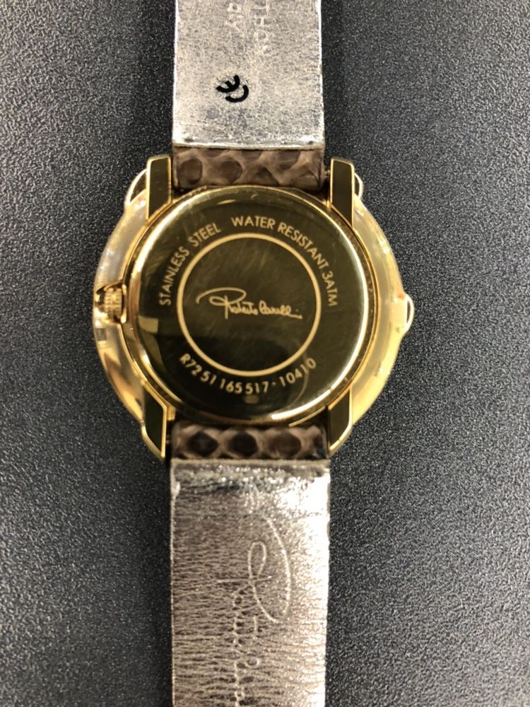 Часы Roberto Cavalli в состоянии новых