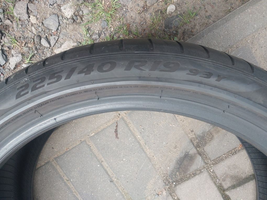 Pirelli P Zero 225/40R19 93 Y RSC